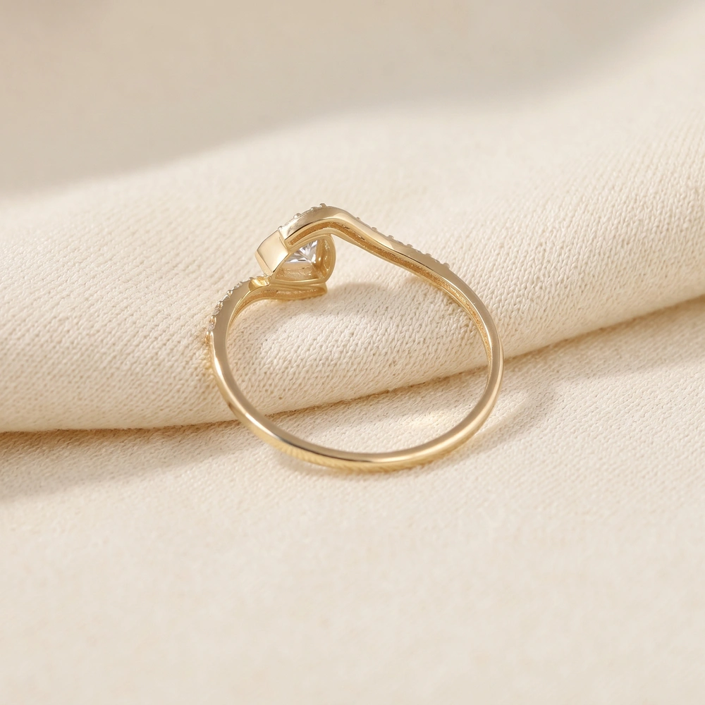 Handcrafted Aquamarine 9Kt Yellow Gold Ring Lab Diamond Handcrafted Aquamarine 9Kt Yellow Gold Ring Lab Diamond