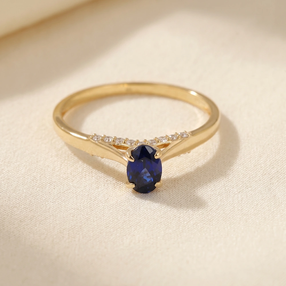 9Kt Gold Ring With Lab Grown Diamond And Royal Blue Sapphire