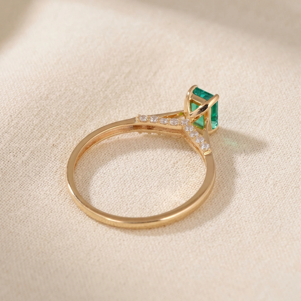 9 Kt Yellow Gold Ring Lab Grown Columbia Emerald And Diamond