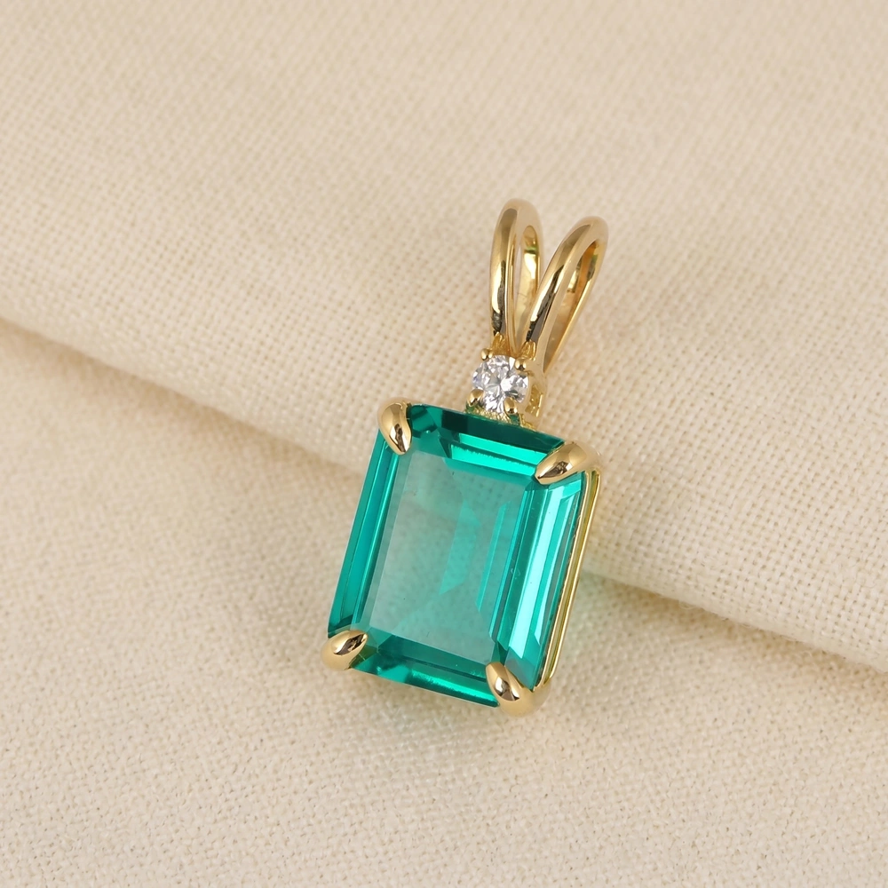 14Kt Yellow Gold Lab Grown Diamond Columbia Emerald Charm