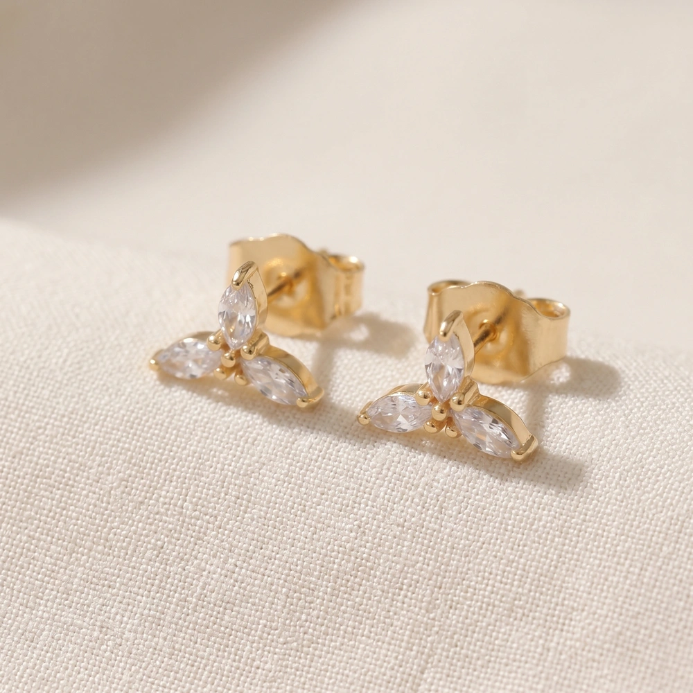 Certified 9Kt Yellow Gold Earrings with Lab Grown Diamond Certified 9Kt Yellow Gold Earrings with Lab Grown Diamond