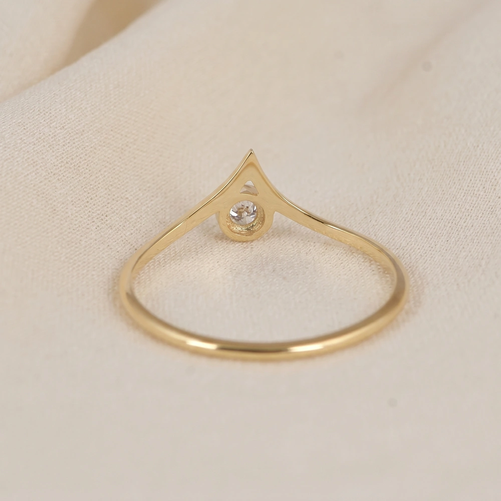 Elegant 9Kt Solid Yellow Gold Ring With Lab Grown Diamond Elegant 9Kt Solid Yellow Gold Ring With Lab Grown Diamond
