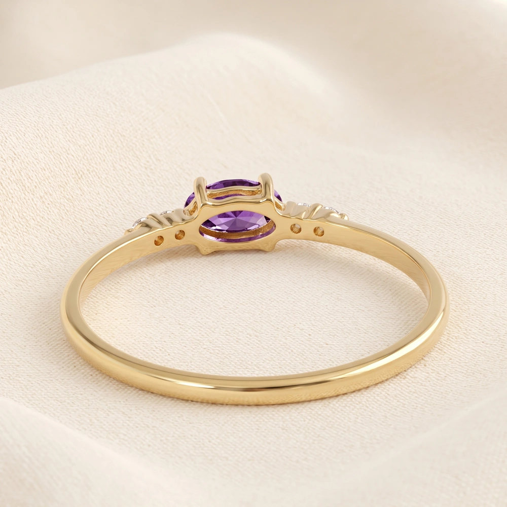 18Kt Yellow Gold Ring With Lab Grown Alexandrite, Diamond 18Kt Yellow Gold Ring With Lab Grown Alexandrite, Diamond