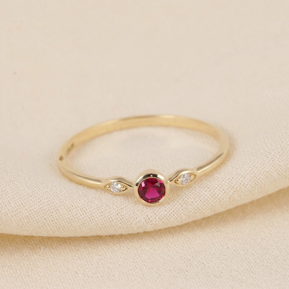 9Kt Yellow Gold Ring With Lab Diamond And Pigeon Ruby