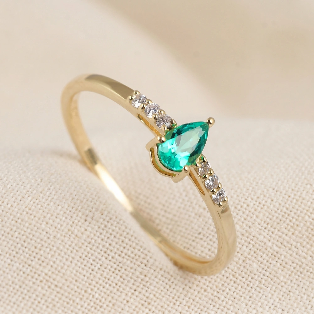 9Kt Yellow Gold Ring With Columbia Emerald And Lab Diamond 9Kt Yellow Gold Ring With Columbia Emerald And Lab Diamond