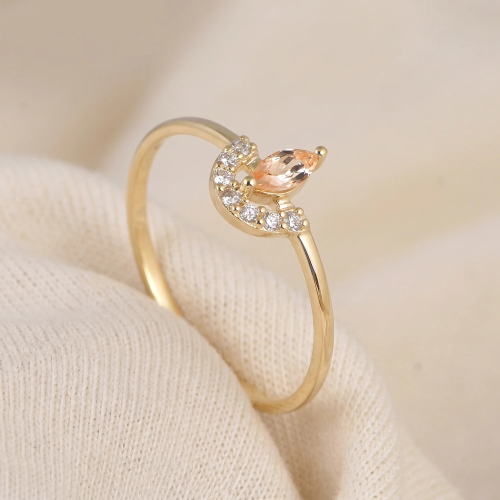Exquisite Gold Ring With Lab Grown Diamond And Morganite Exquisite Gold Ring With Lab Grown Diamond And Morganite