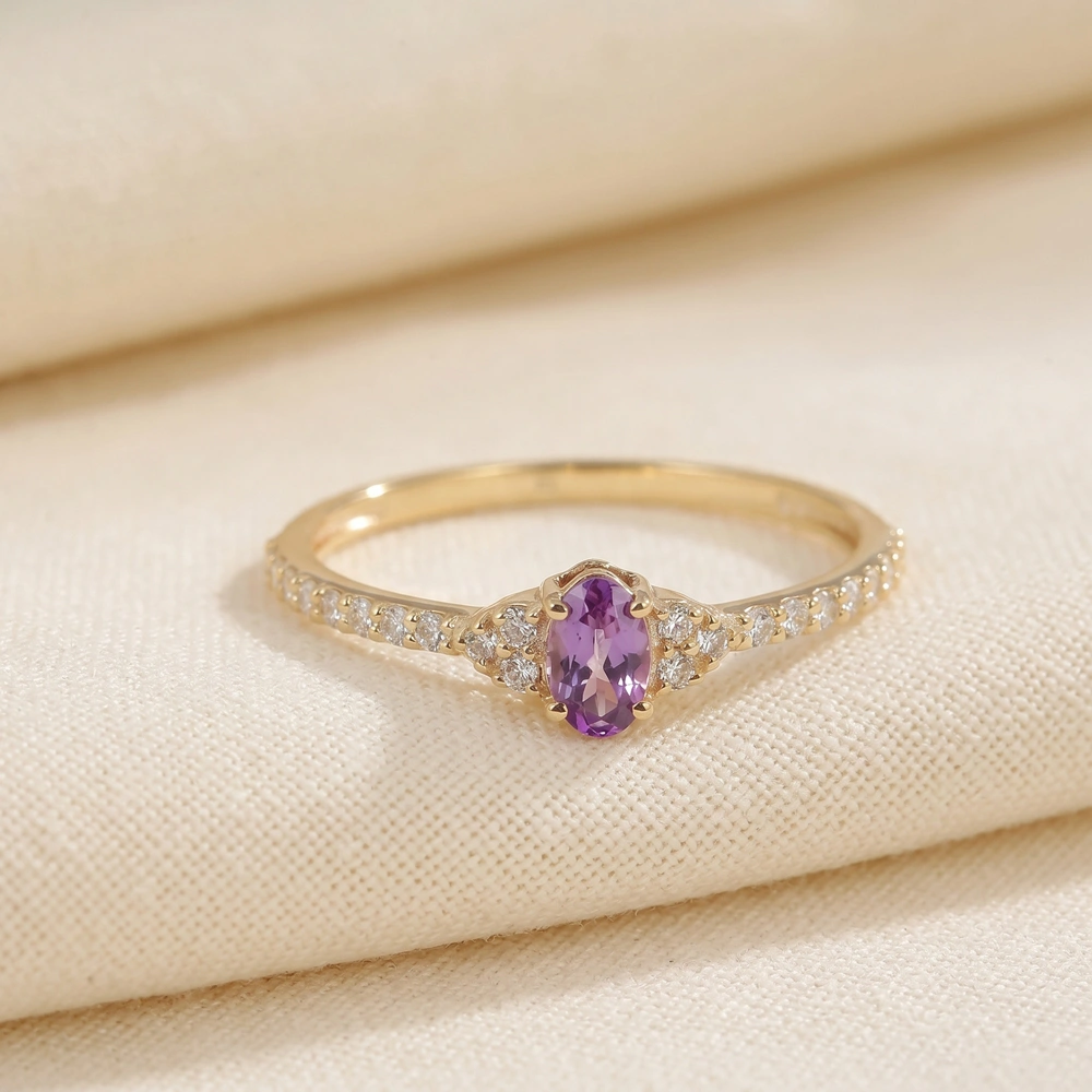 Yellow Gold Ring With Lab Grown Diamond And Alexandrite Yellow Gold Ring With Lab Grown Diamond And Alexandrite
