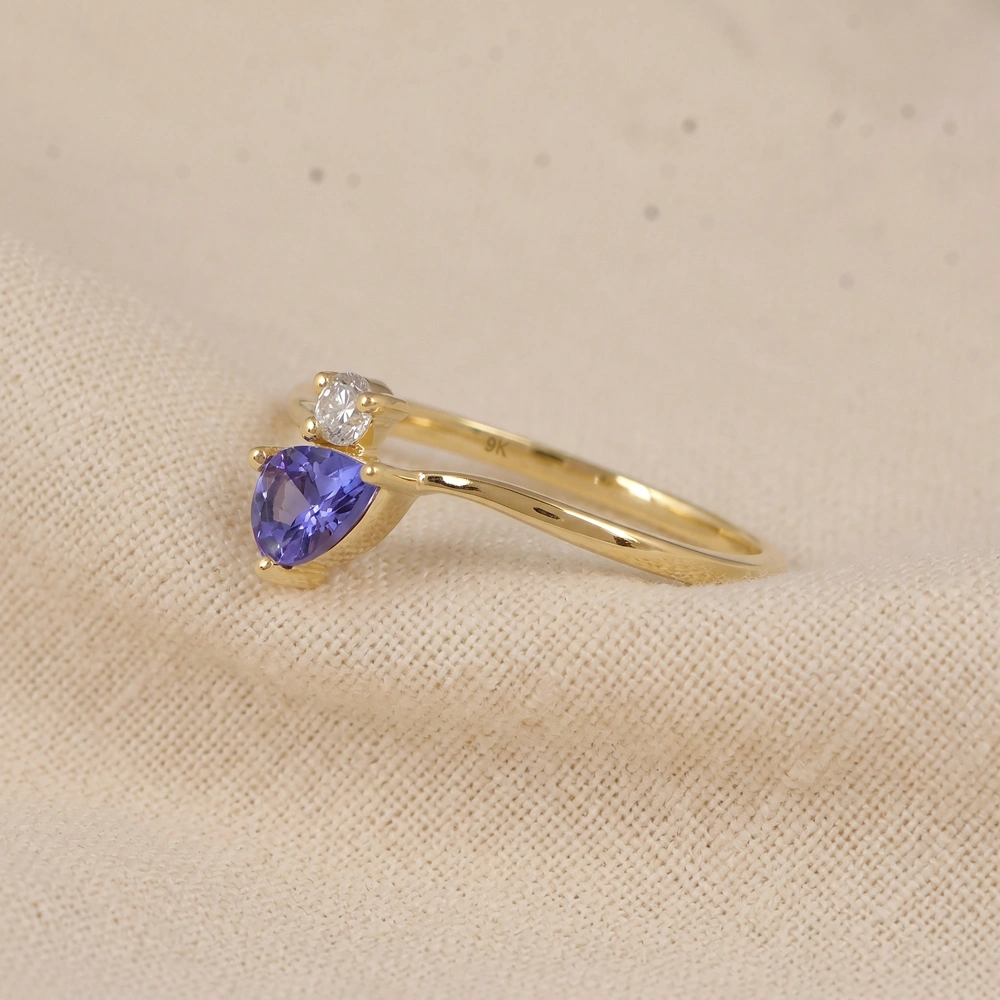 Handcrafted Lab Grown Diamond 9Kt Yellow Gold Ring