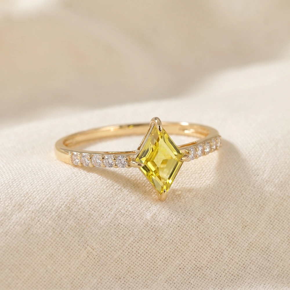 18Kt Gold Ring With Lab Grown Diamond And Yellow Sapphire 18Kt Gold Ring With Lab Grown Diamond And Yellow Sapphire