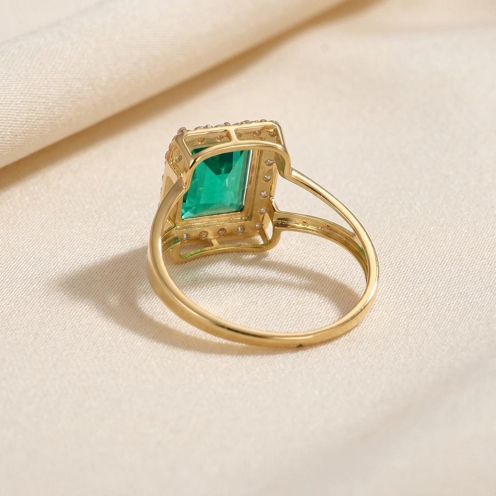 Lab Grown Diamond And Columbia Emerald Gold Ring Lab Grown Diamond And Columbia Emerald Gold Ring
