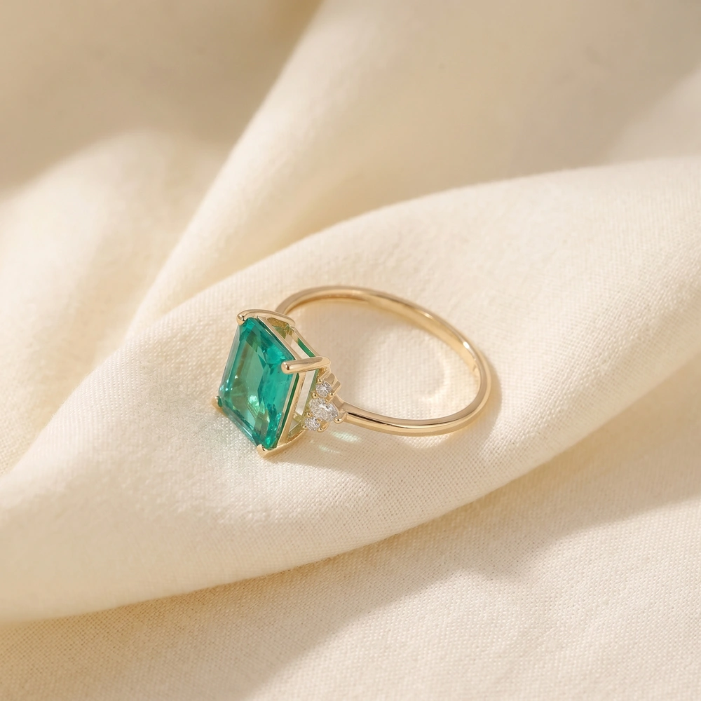 Lab Grown Diamond And Columbia Emerald Yellow Gold Ring Lab Grown Diamond And Columbia Emerald Yellow Gold Ring