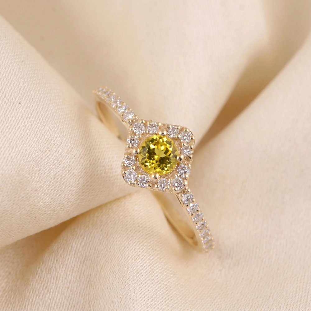 18Kt Gold Ring Lab Grown Diamond And Yellow Sapphire
