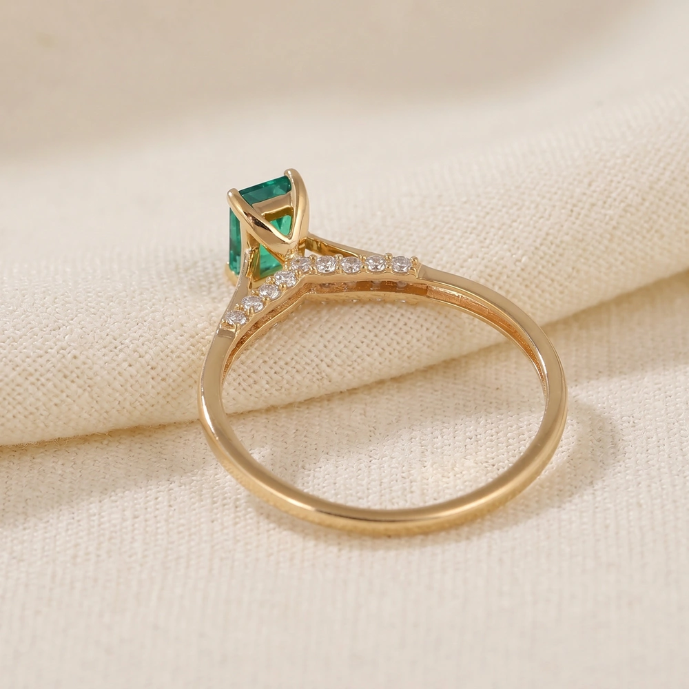 9 Kt Yellow Gold Ring Lab Grown Columbia Emerald And Diamond