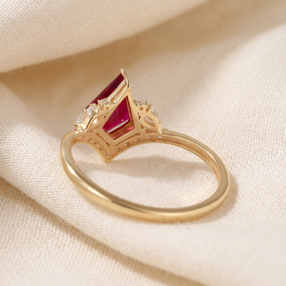 Lab Grown Diamond Pigeon Blood Ruby 9Kt Gold Ring Lab Grown Diamond Pigeon Blood Ruby 9Kt Gold Ring