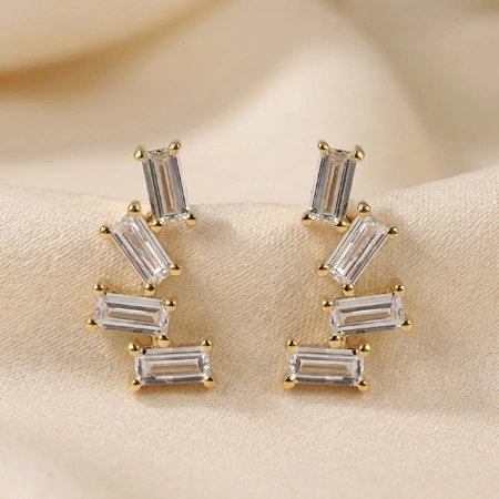 9Kt Solid Yellow Gold Earrings with Lab Grown Diamond Bulk 9Kt Solid Yellow Gold Earrings with Lab Grown Diamond Bulk