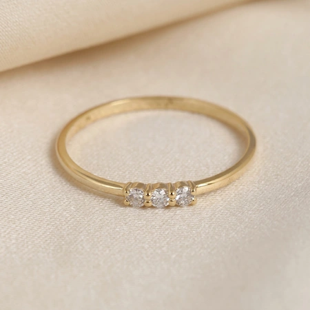 18Kt Yellow Gold Delicate Ring With Lab Grown Diamond 18Kt Yellow Gold Delicate Ring With Lab Grown Diamond
