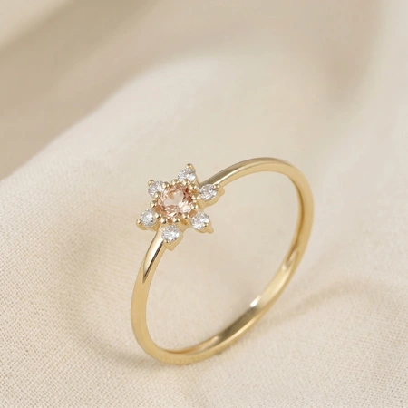 18Kt Yellow Gold Ring With Lab Grown Diamond And Morganite 18Kt Yellow Gold Ring With Lab Grown Diamond And Morganite