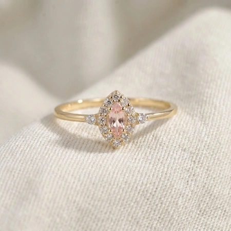 Gold Ring With Lab Grown Diamond And Padparadscha Sapphire Gold Ring With Lab Grown Diamond And Padparadscha Sapphire