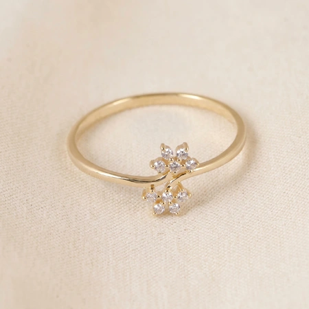 Lab Grown Diamond Yellow Gold Delicate Ring Production