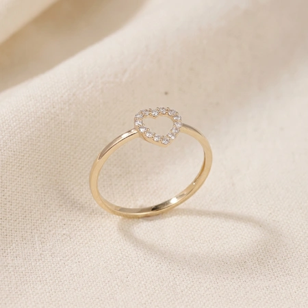 Lab Grown Diamond 9Kt Yellow Gold Heart Ring Production Lab Grown Diamond 9Kt Yellow Gold Heart Ring Production