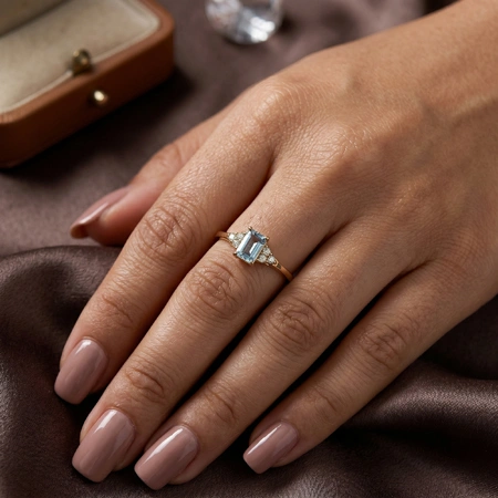 Sustainable Aquamarine Gold Ring With Lab Grown Diamond
