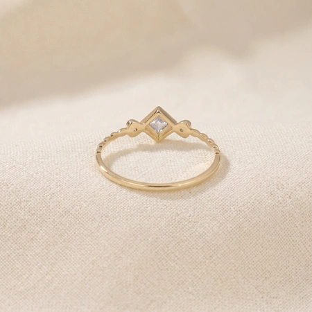 Handcrafted Aquamarine Gold Ring With Lab Grown Diamond