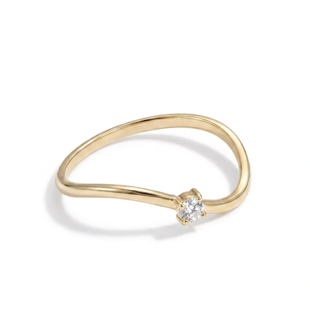 18Kt Yellow Gold Finger Ring with Lab Grown Diamond 18Kt Yellow Gold Finger Ring with Lab Grown Diamond