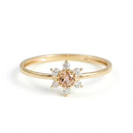 18Kt Yellow Gold Ring with Lab Grown Diamond and Morganite 18Kt Yellow Gold Ring with Lab Grown Diamond and Morganite