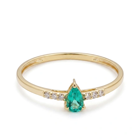 9Kt Yellow Gold Ring with Columbia Emerald and Lab Diamond 9Kt Yellow Gold Ring with Columbia Emerald and Lab Diamond