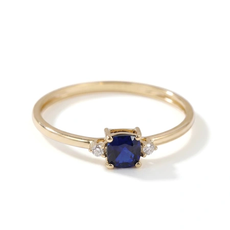 Yellow Gold Ring with Royal Blue Sapphire and Lab Diamond Yellow Gold Ring with Royal Blue Sapphire and Lab Diamond