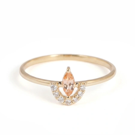 Exquisite Gold Ring with Lab Grown Diamond and Morganite Exquisite Gold Ring with Lab Grown Diamond and Morganite