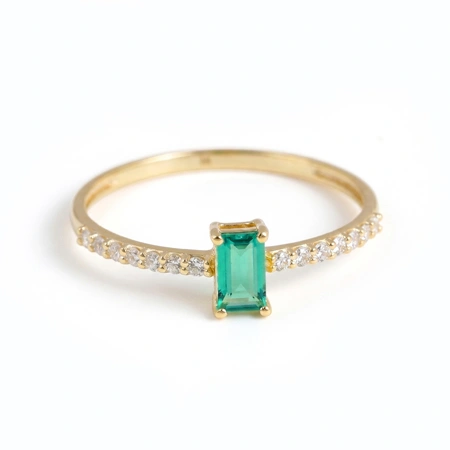 9Kt Yellow Gold Ring with Lab Grown Diamond, Columbia Emerald 9Kt Yellow Gold Ring with Lab Grown Diamond, Columbia Emerald