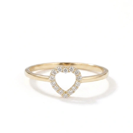 Lab Grown Diamond 9Kt Yellow Gold Heart Ring Production Lab Grown Diamond 9Kt Yellow Gold Heart Ring Production