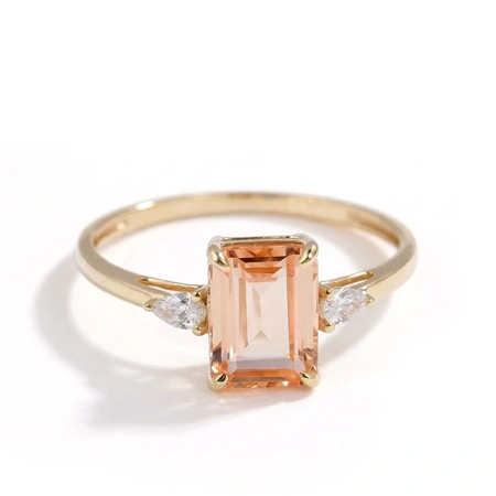 9 Karat Yellow Gold Ring Lab Grown Diamond and Morganite