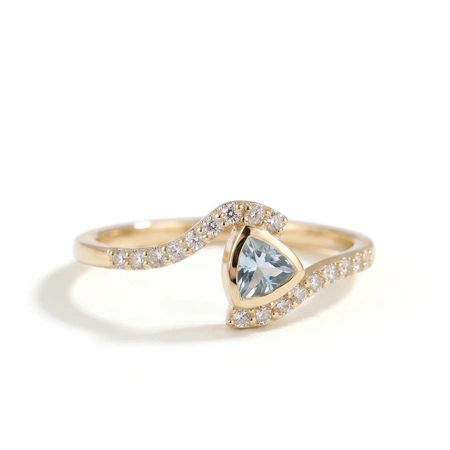 Handcrafted Aquamarine 9Kt Yellow Gold Ring Lab Diamond